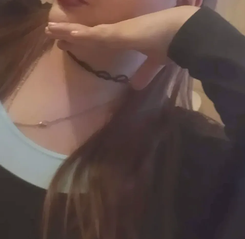 Azzurra, 28 anni